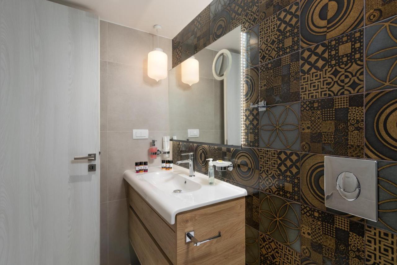 آداماس Orama Suites Milos المظهر الخارجي الصورة