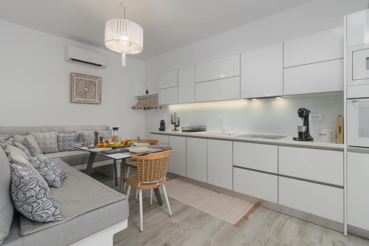 آداماس Orama Suites Milos المظهر الخارجي الصورة