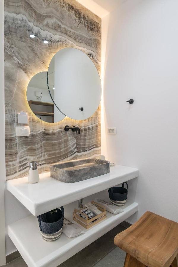 آداماس Orama Suites Milos المظهر الخارجي الصورة