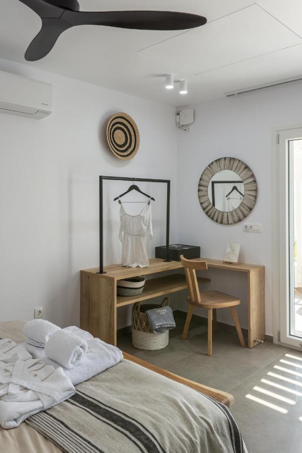 آداماس Orama Suites Milos المظهر الخارجي الصورة