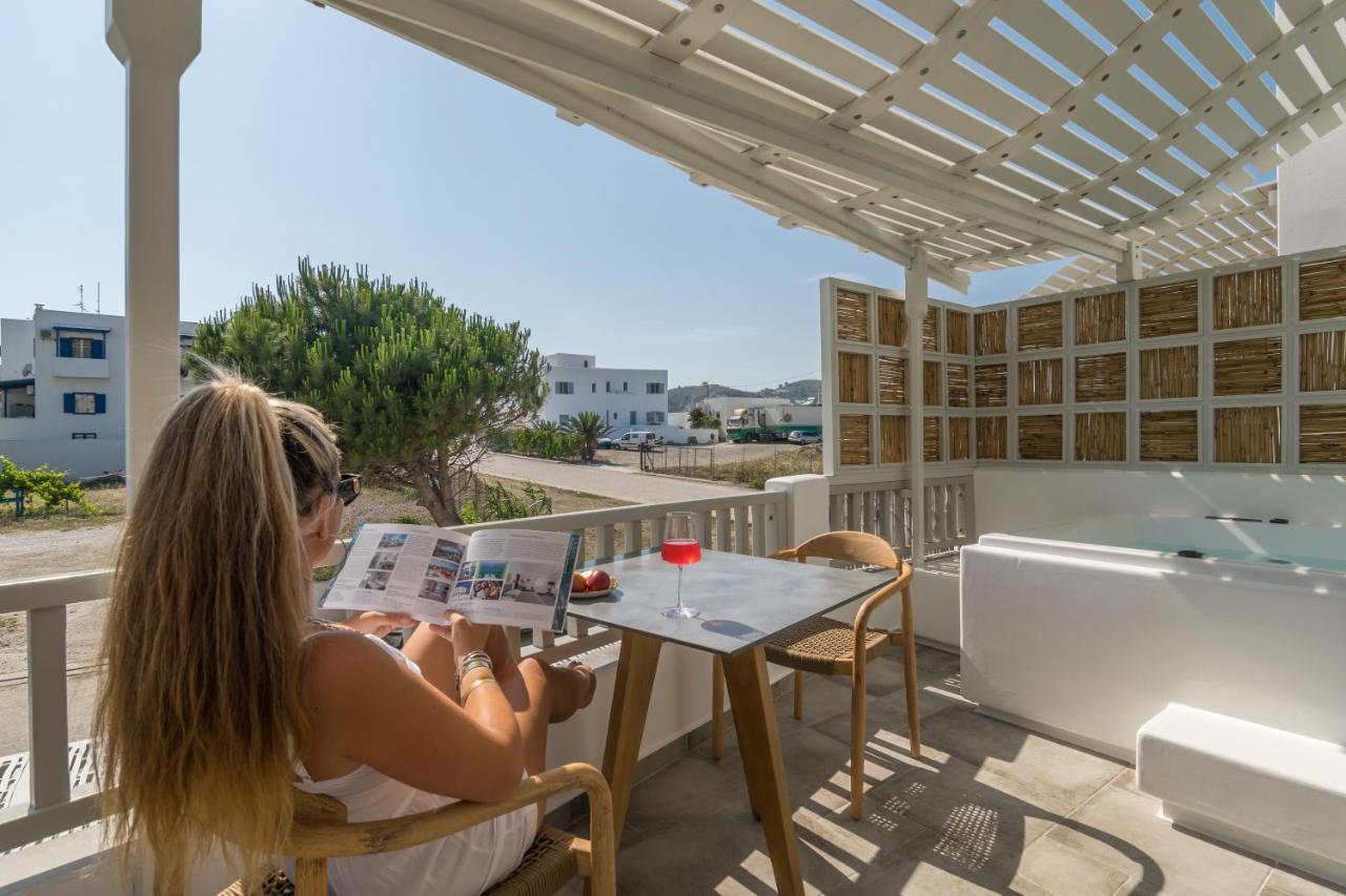آداماس Orama Suites Milos المظهر الخارجي الصورة